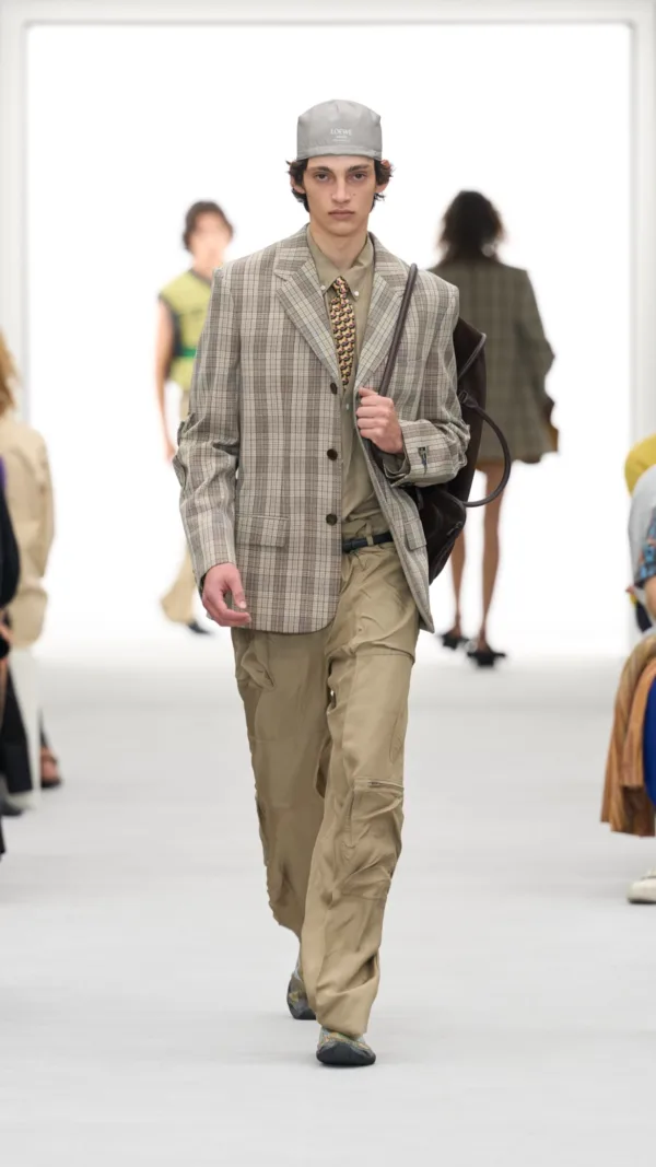 https://www.instagram.com/loewe/