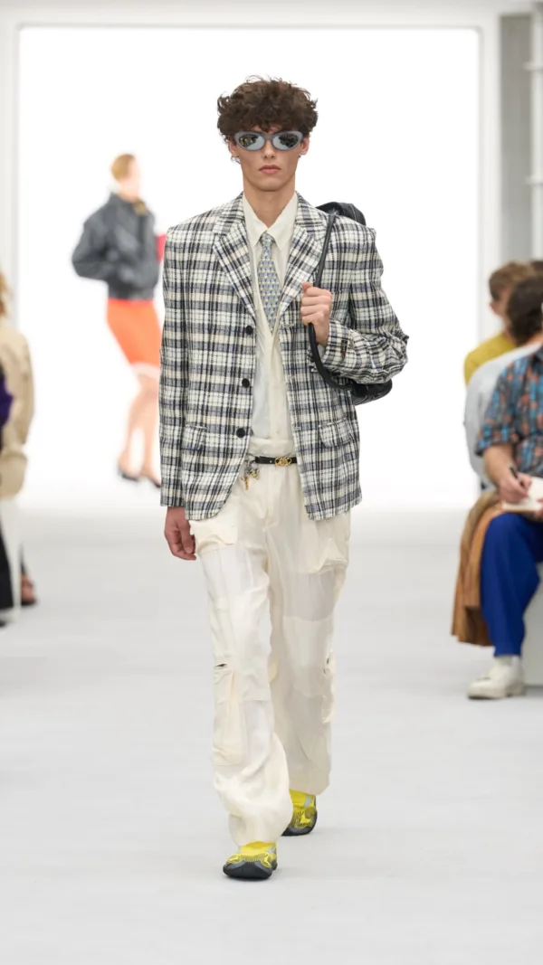https://www.instagram.com/loewe/