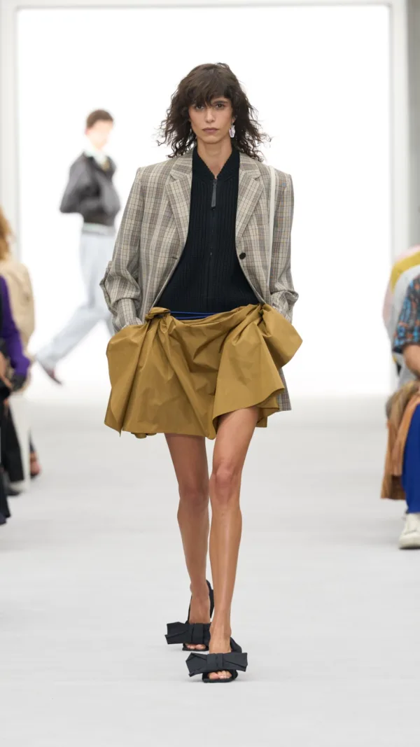 https://www.instagram.com/loewe/