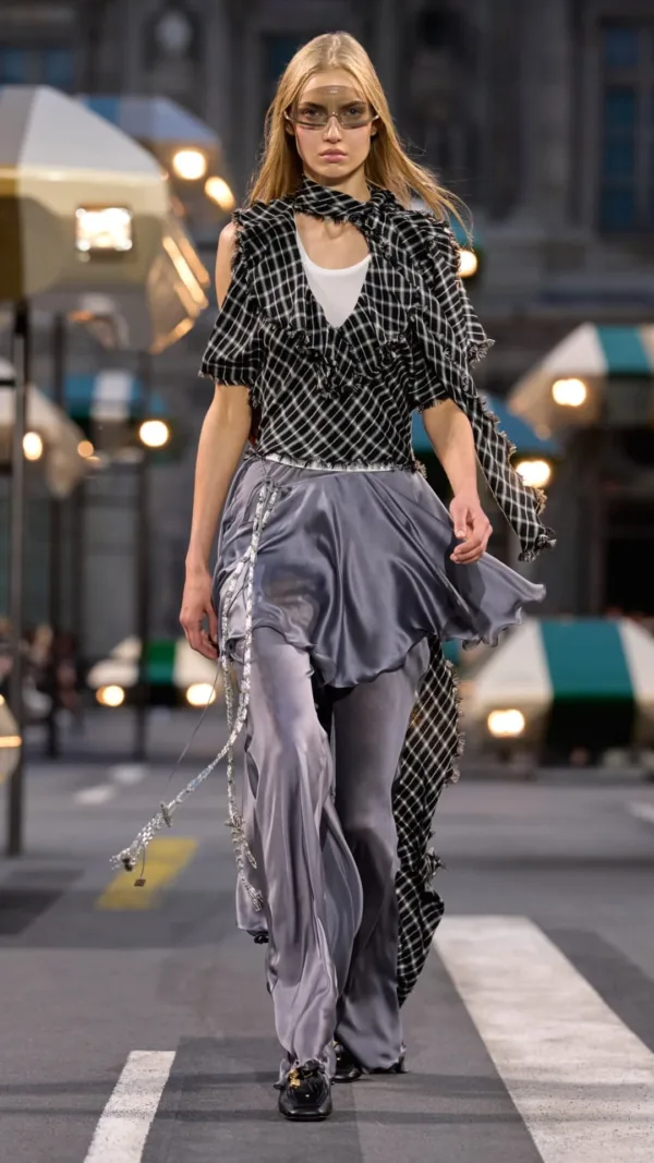 https://www.instagram.com/louisvuitton/