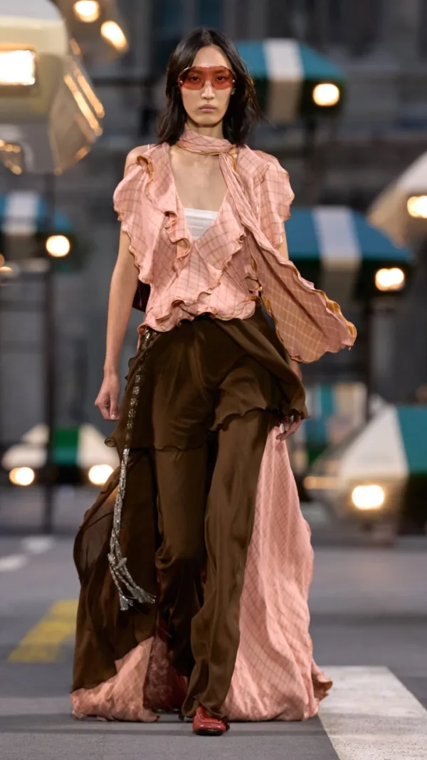 https://www.instagram.com/louisvuitton/