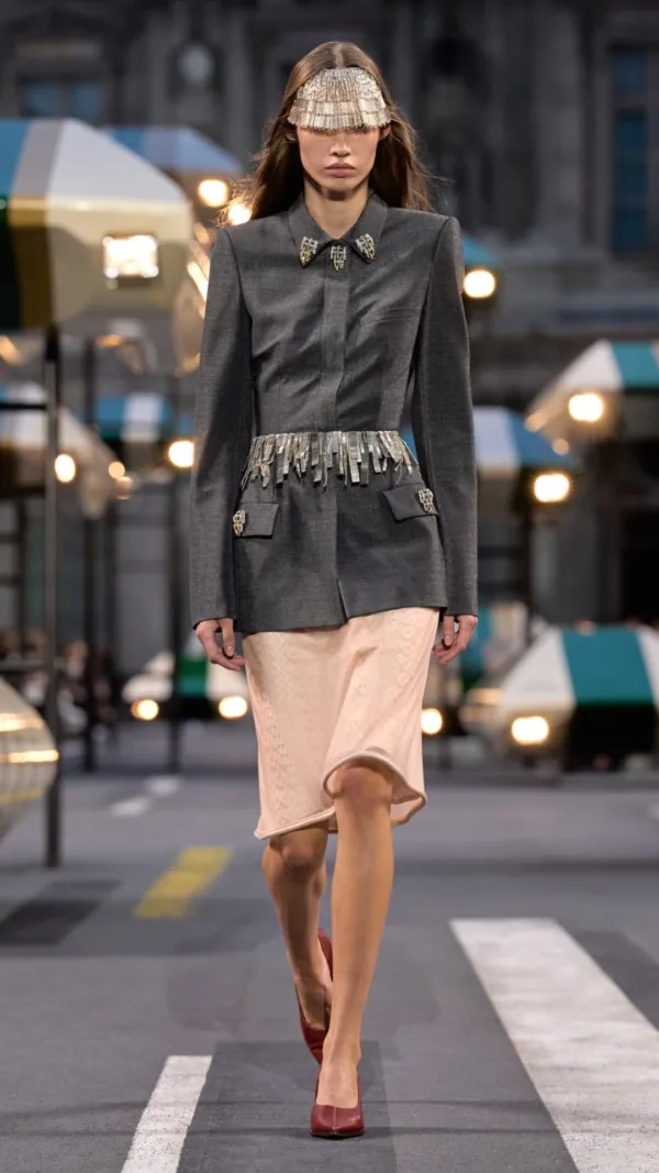 https://www.instagram.com/louisvuitton/