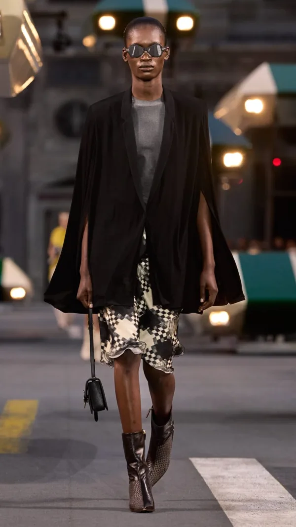 https://www.instagram.com/louisvuitton/