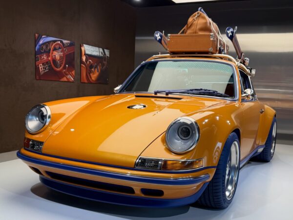 Louis Vuitton x Porsche 911: Δύο αυτοκίνητα-έργα τέχνης που πάνε το luxury σε άλλο επίπεδο