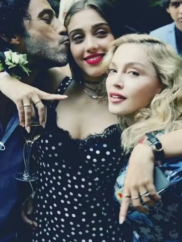 https://www.instagram.com/madonna/
