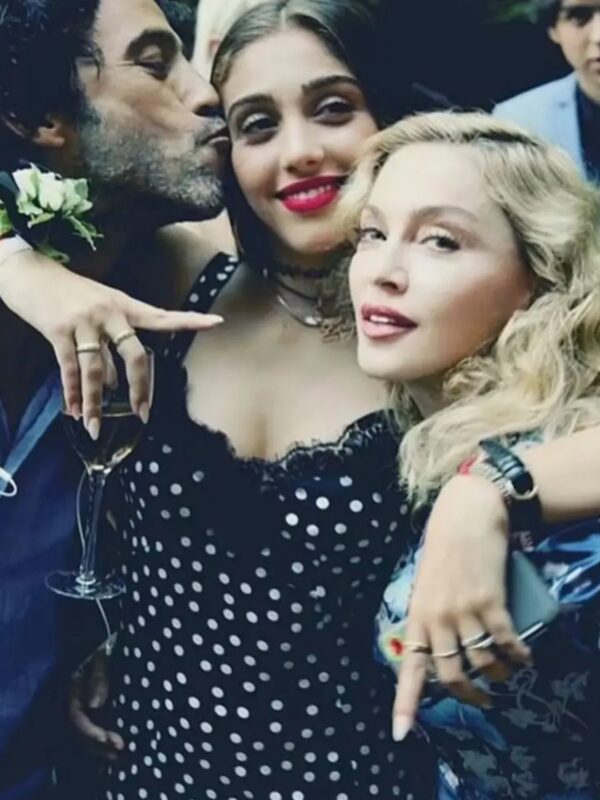 https://www.instagram.com/madonna/