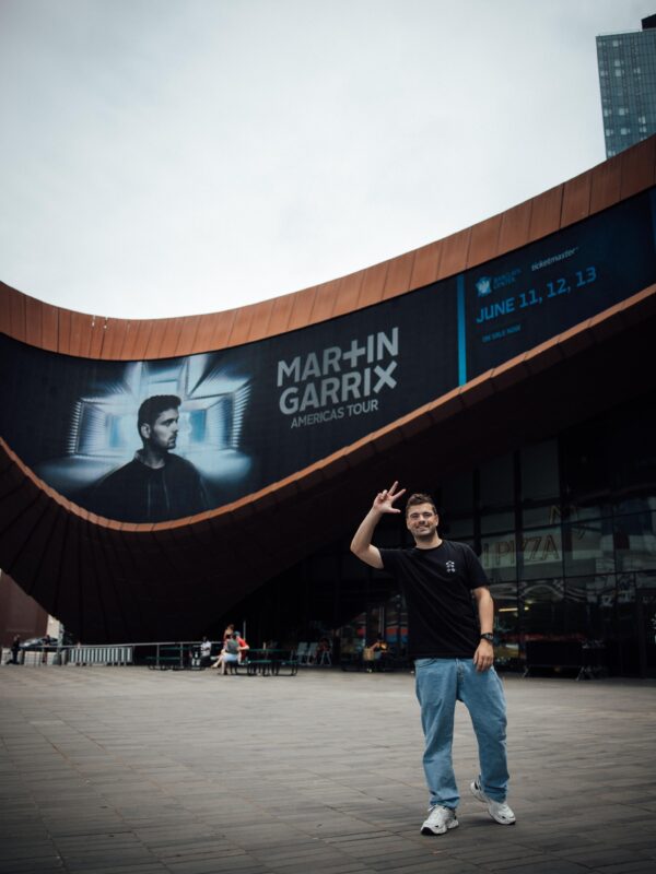https://www.instagram.com/martingarrix/