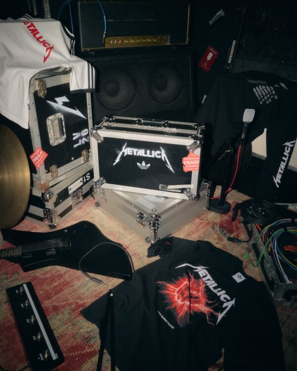 https://www.instagram.com/metallica/