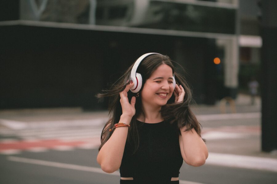 Sony Music: Η τεράστια «σκούπα» στα AI deepfakes – 260000 τραγούδια προς αφαίρεση