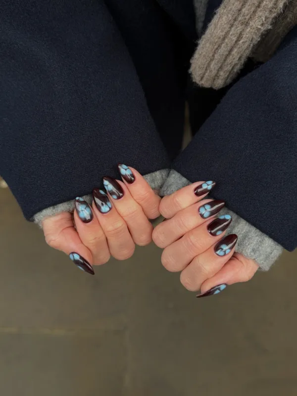 https://www.instagram.com/chloehayward_/