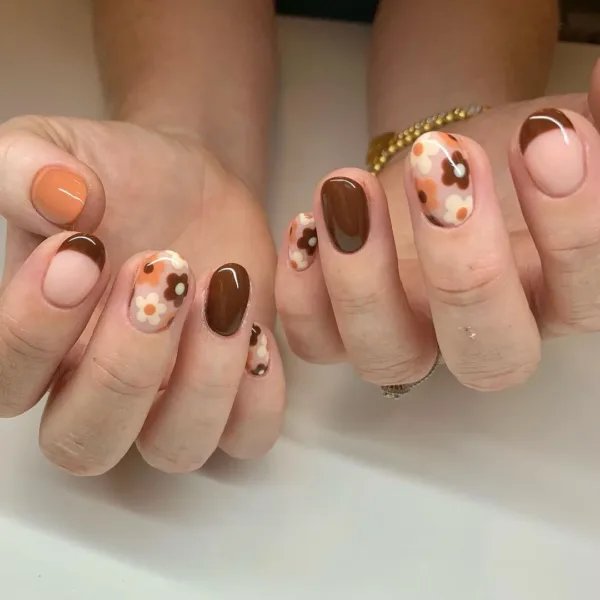 https://www.instagram.com/megs.nailnook/