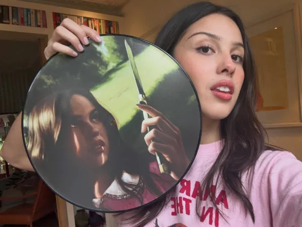 https://www.instagram.com/oliviarodrigo/