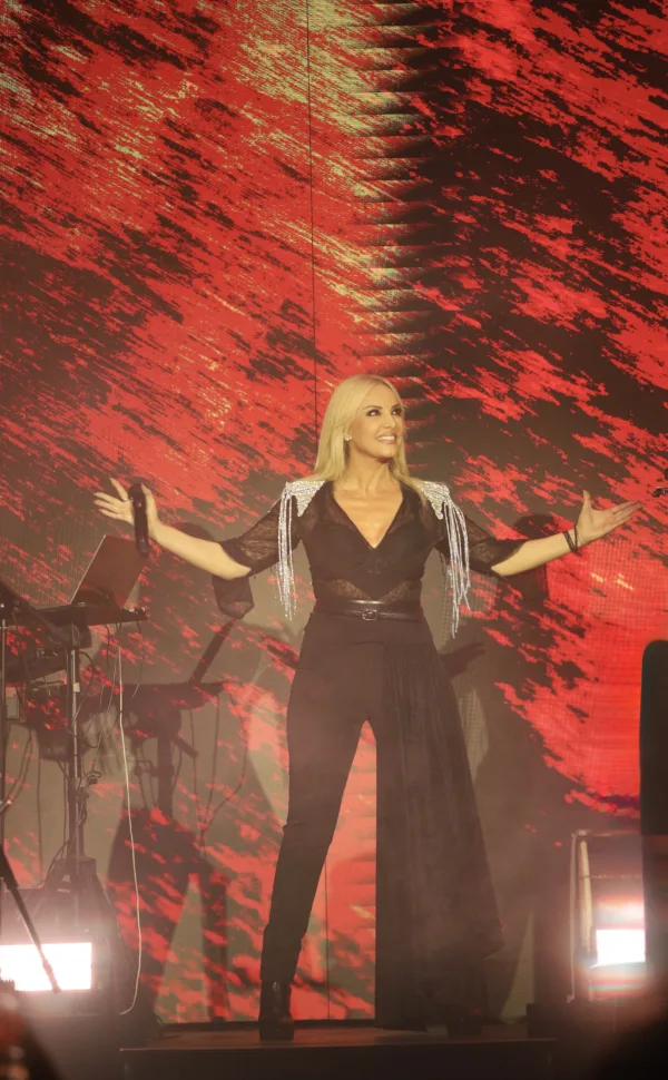 peggy zina_live_mezzo (1)