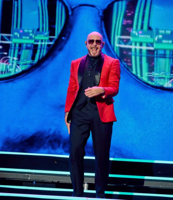 https://www.instagram.com/pitbull/