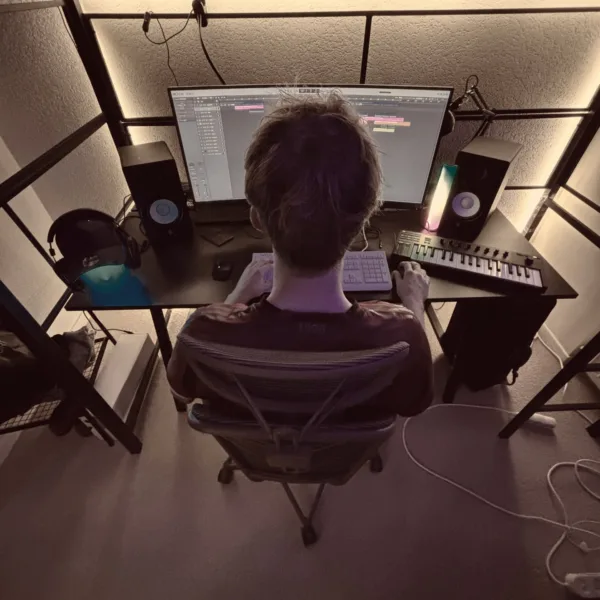 https://www.instagram.com/vyntrix.music
