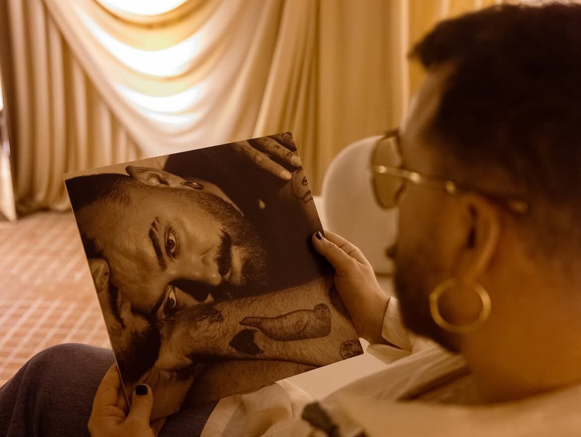 Sam Smith: Η αλήθεια πίσω από το album «Hazel Eyes» και το «λάθος» που ανακάλυψε τυχαία