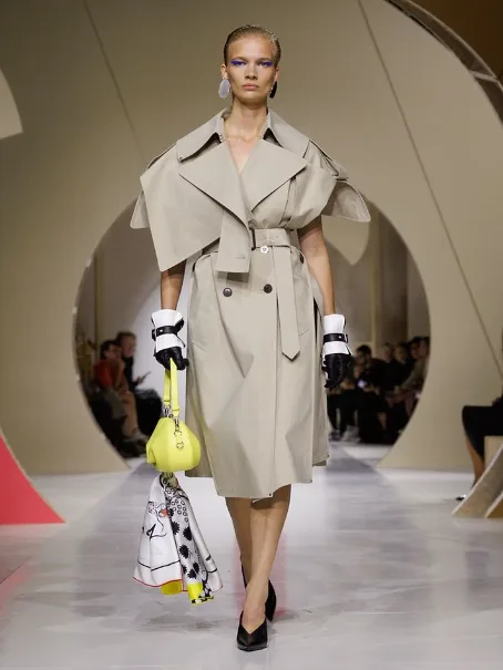 https://www.givenchy.com/