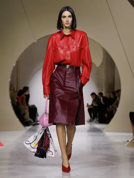 https://www.givenchy.com/