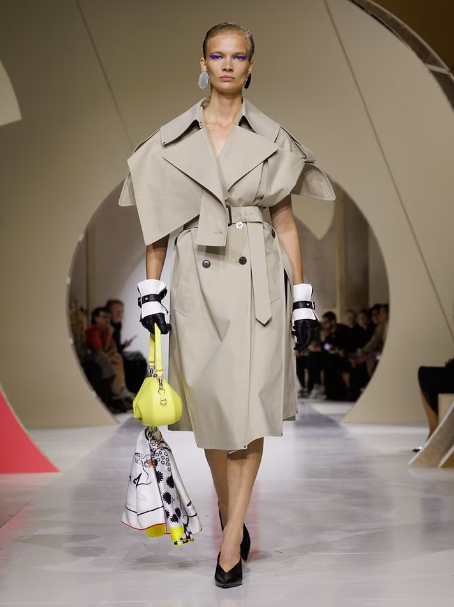 https://www.givenchy.com/