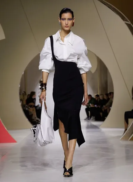 https://www.givenchy.com/