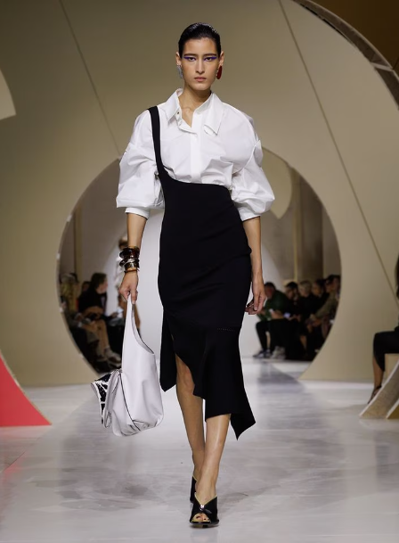 https://www.givenchy.com/