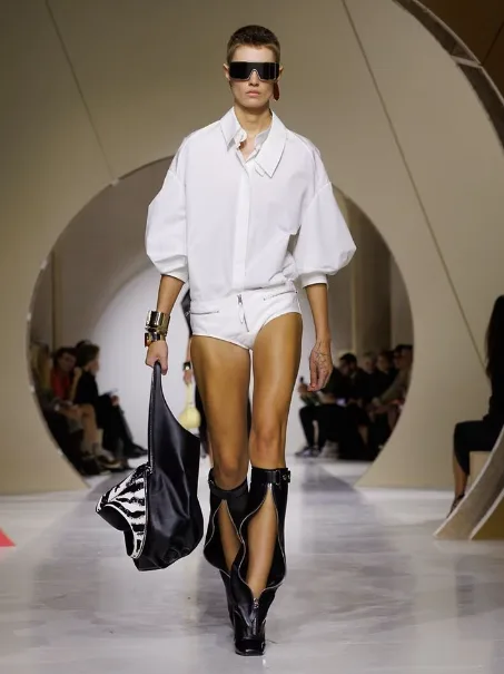 https://www.givenchy.com/