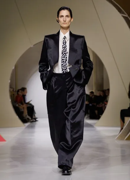 https://www.givenchy.com/