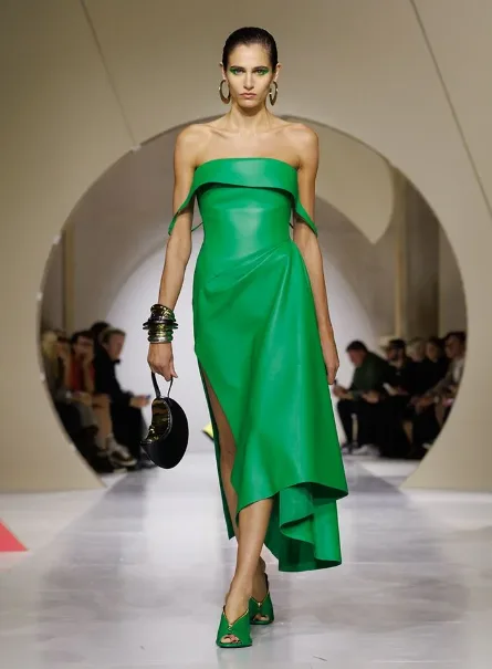 https://www.givenchy.com/