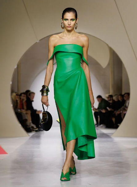 https://www.givenchy.com/
