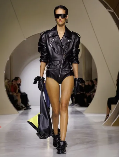https://www.givenchy.com/