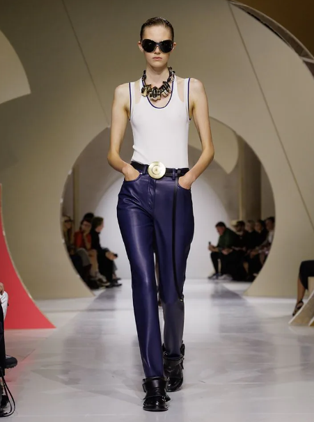 https://www.givenchy.com/