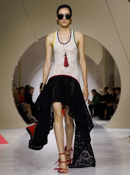 https://www.givenchy.com/