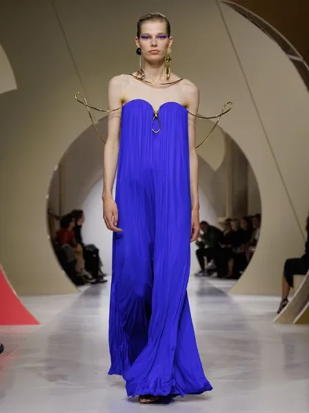 https://www.givenchy.com/