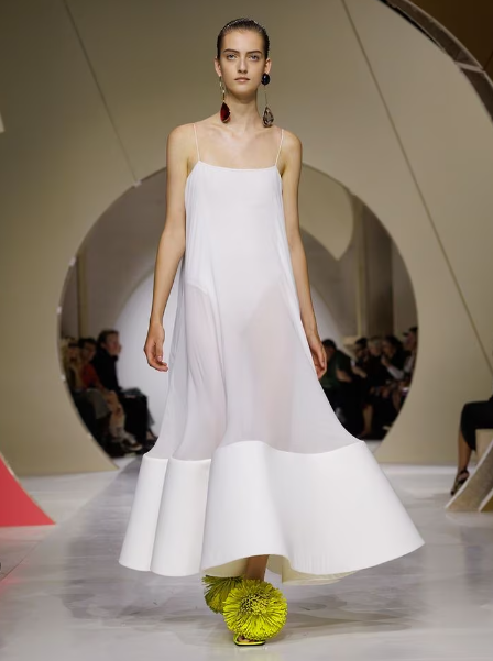 https://www.givenchy.com/