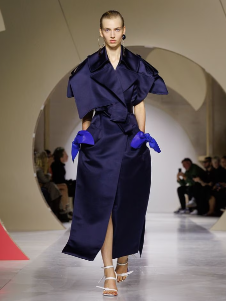 https://www.givenchy.com/