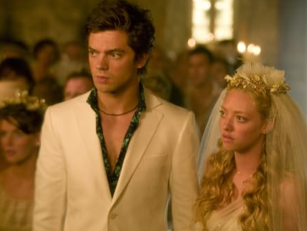 «Mamma Mia!»: Ο Dominic Cooper και η Amanda Seyfried σε ένα reunion γεμάτο αναμνήσεις