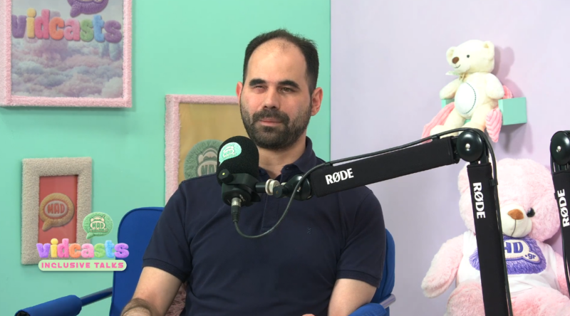 Ο Βαγγέλης Αυγουλάς στο Inclusive Talks: «Περισσότερο με ενοχλεί το ότι νομίζουμε ότι ξέρουμε»
