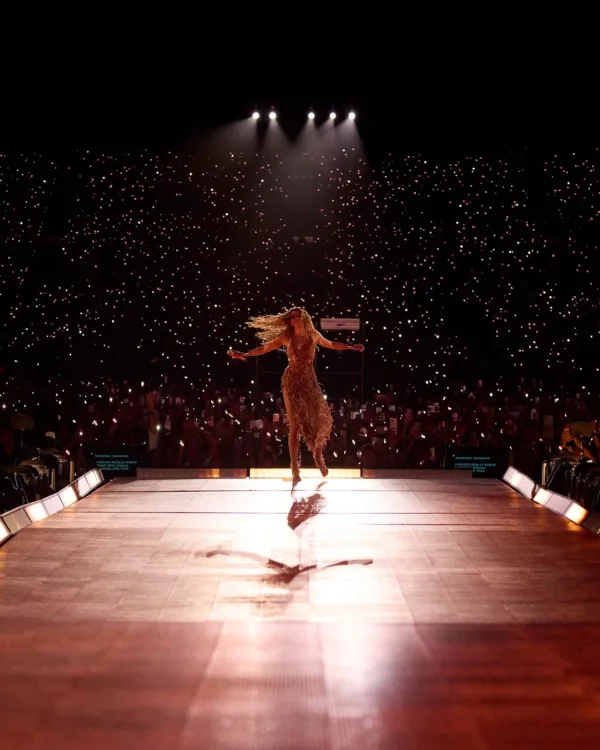 https://www.instagram.com/shakira