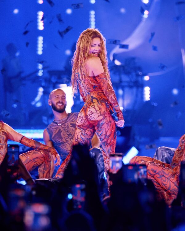 https://www.instagram.com/shakira