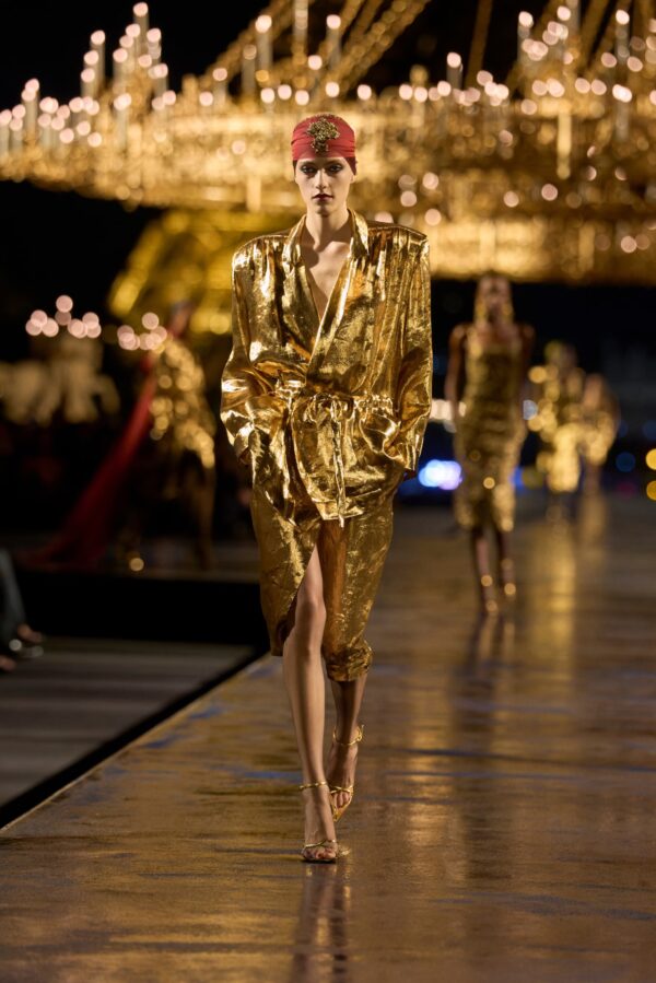 https://www.ysl.com/