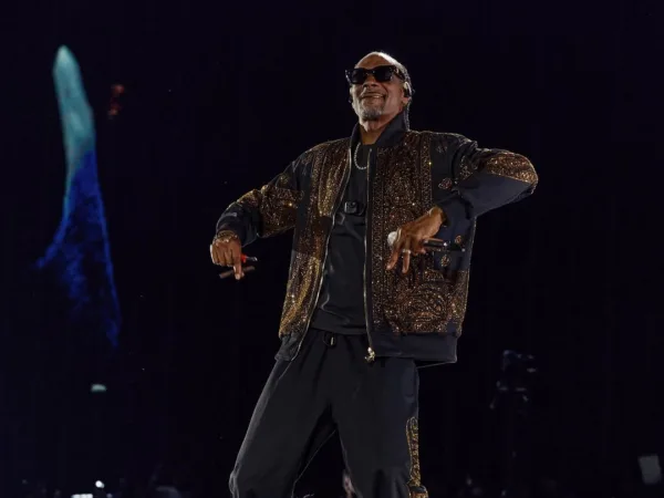 https://www.instagram.com/snoopdogg/