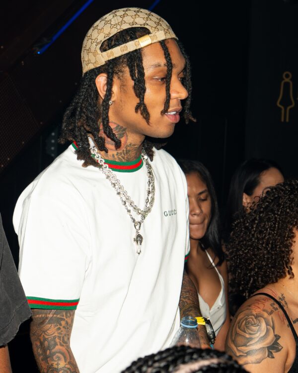 https://www.instagram.com/swaelee/