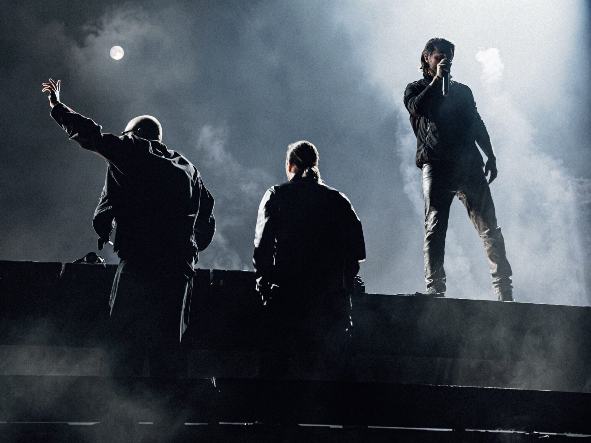 Οι Swedish House Mafia και Lykke Li στην κορυφή του Billboard με το «Happiness Is So Sad»