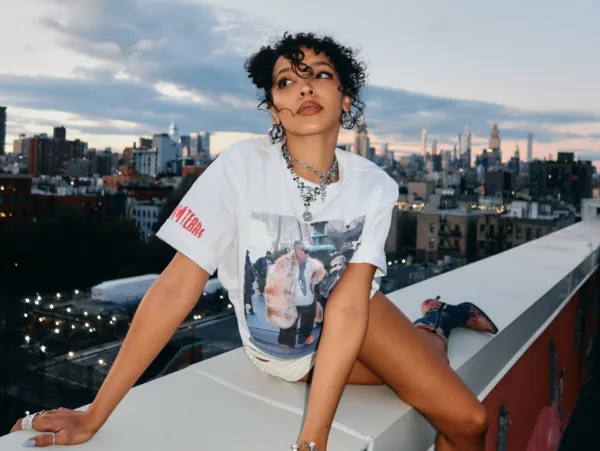 https://www.instagram.com/tinashenow/