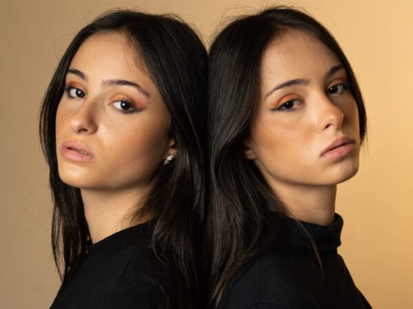 Πώς τα ψηφιακά twins απειλούν τα δικαιώματα στη μόδα – Η σκοτεινή πλευρά της AI