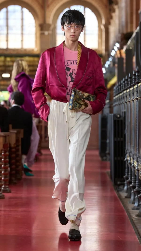 https://www.instagram.com/maisonvalentino/