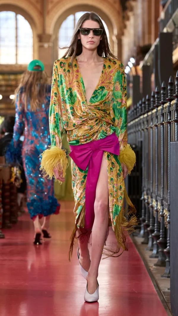 https://www.instagram.com/maisonvalentino/