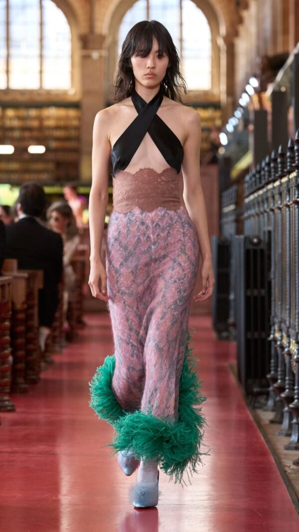 https://www.instagram.com/maisonvalentino/