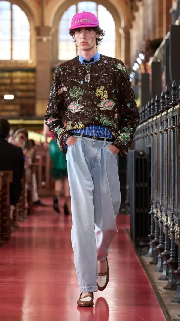 https://www.instagram.com/maisonvalentino/