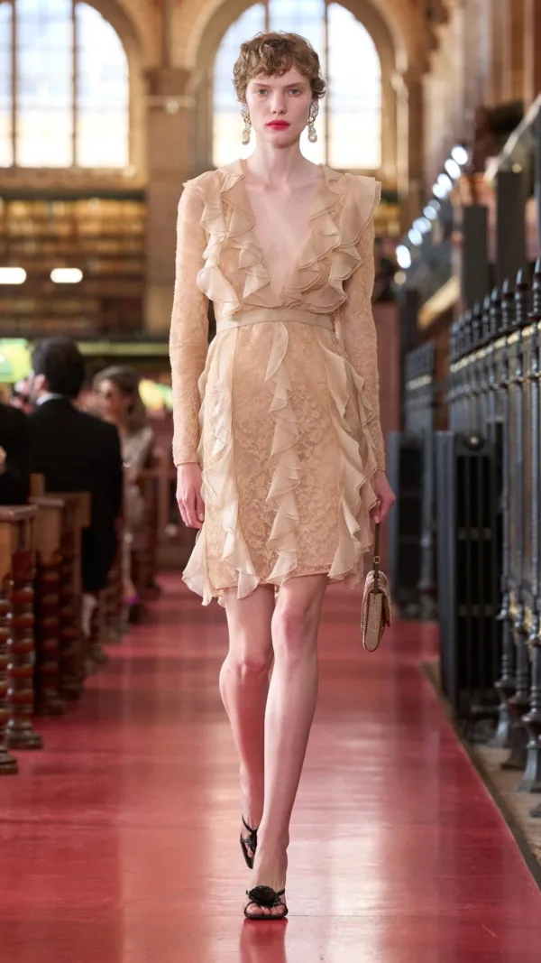 https://www.instagram.com/maisonvalentino/